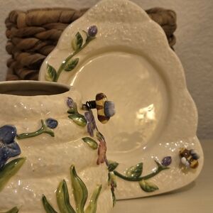 Ceramic Yellow Floral Bee Vase Candle Lamp Accent Pooh Bear Themed Decor Spring